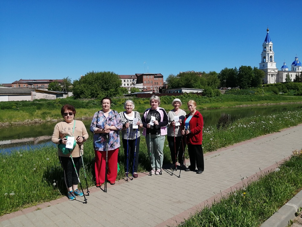 Скандинавская ходьба – один из лучших способов поддержать физическую активность пожилого человека